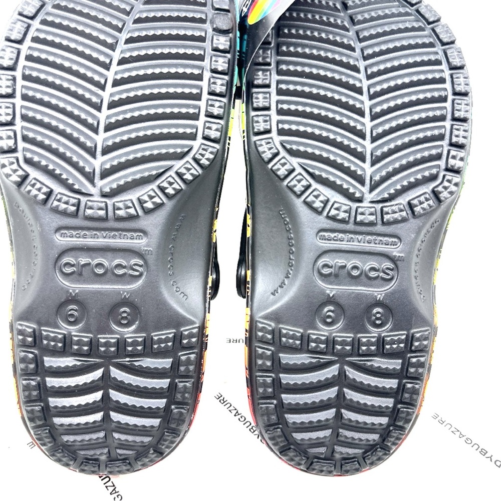 CROCS Black Sandals with Colorful Jibbitz Unisex M6/W8 - Picture 10 of 13
